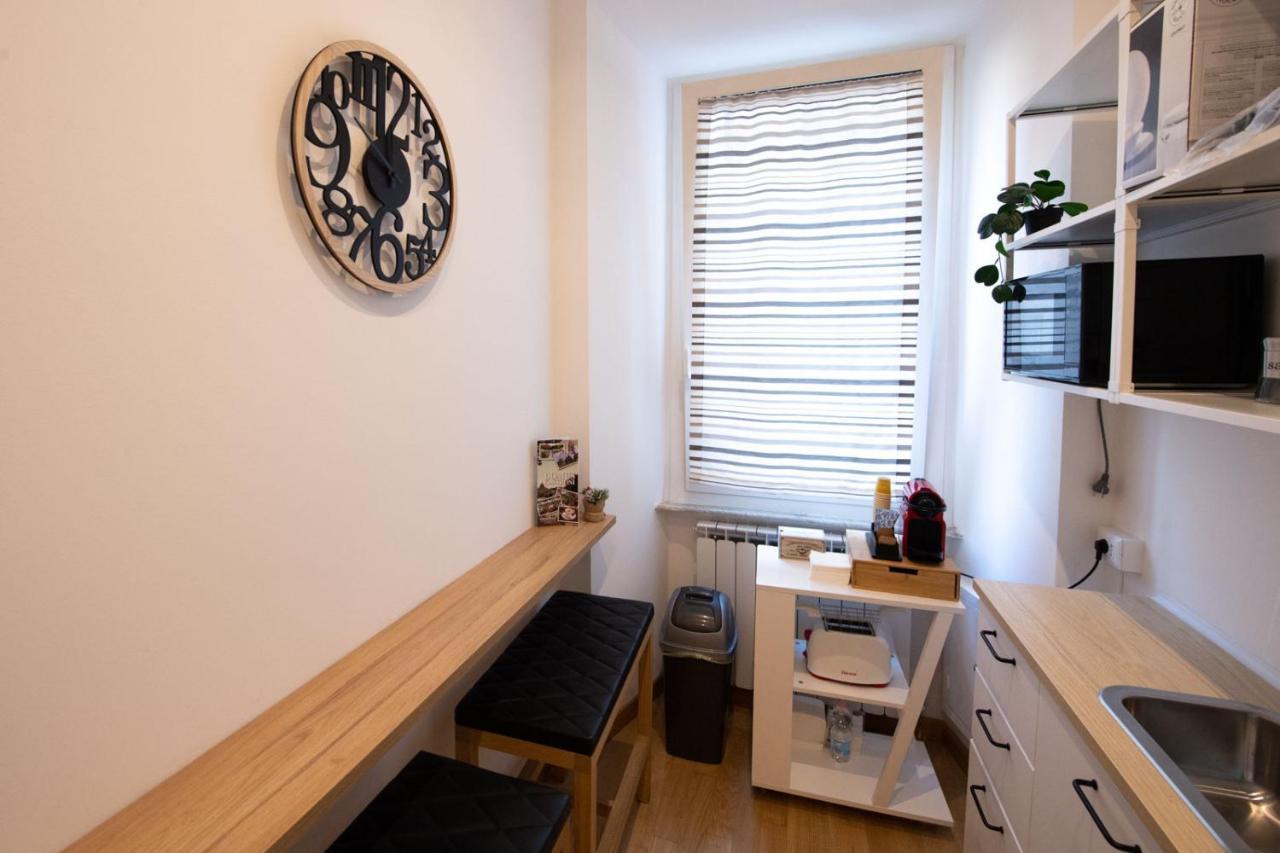 Bed and Breakfast Domus Castroni Germanico Roma Exterior foto